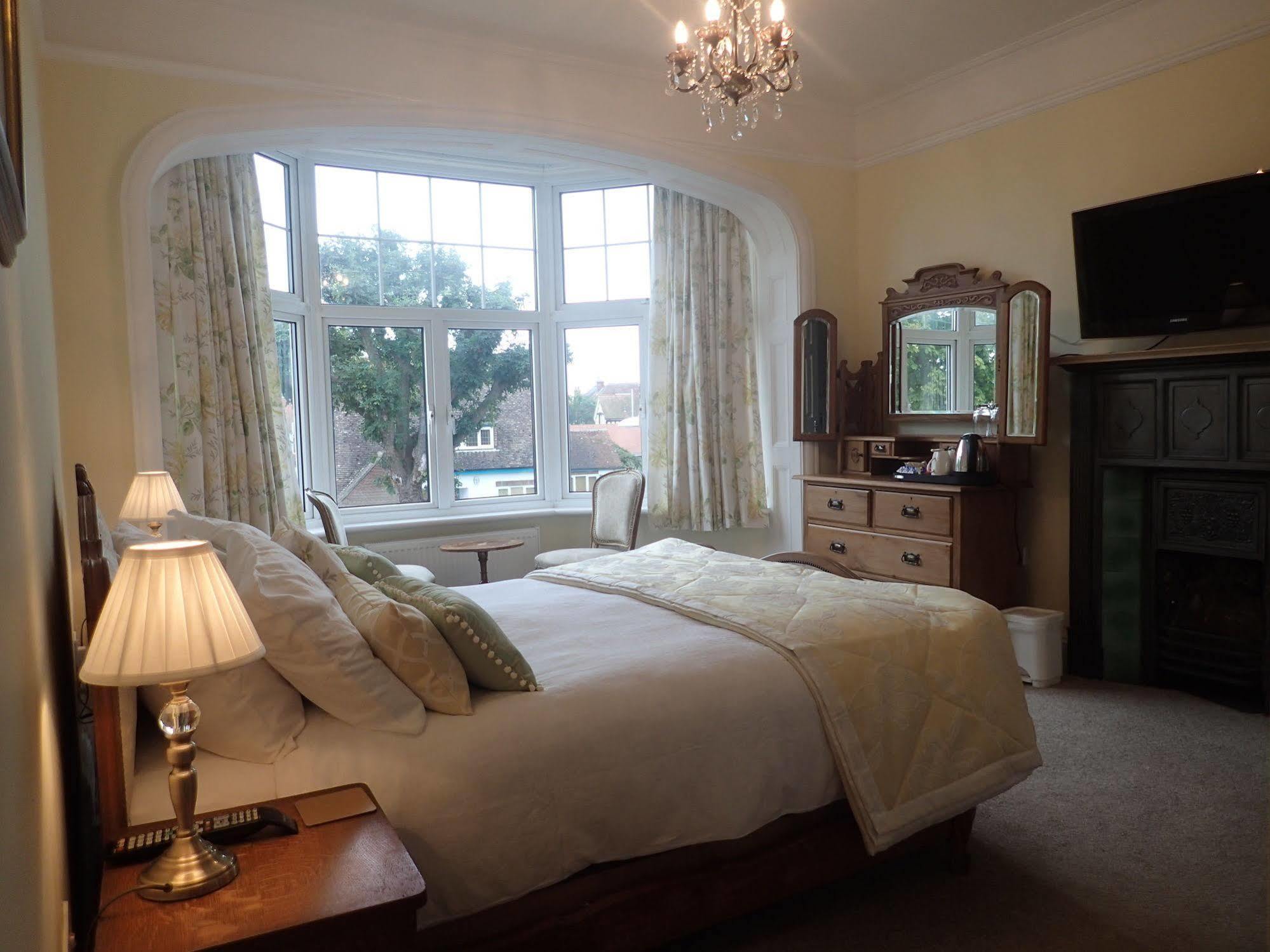 The Old Surgery Bed and Breakfast Clacton-on-Sea Εξωτερικό φωτογραφία